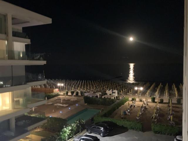 Heron Apartments Lido di Jesolo Luaran gambar